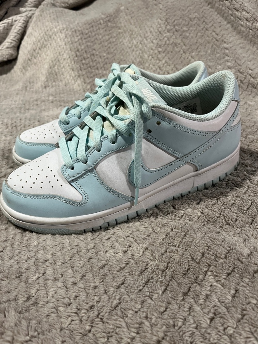 Nike Kids Sneakers White and Light Blue (Aqua)